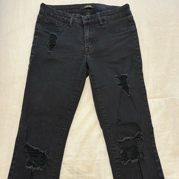NWOT Refuge High Rise Super Distressed Skinny Jean in Black Ultra Stretch Size 4 - Picture 3 of 10